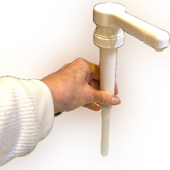 WEN GALLON PUMP NEVER USED HAIR CLEANSING CONDITIONER 11.5” 128 oz REPLACEMENT - Picture 5 of 5